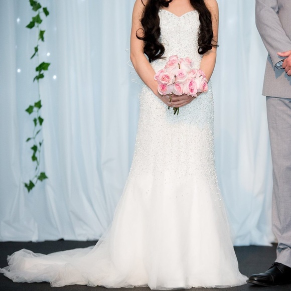 Hand beaded Wedding dress - Picture 4 of 6